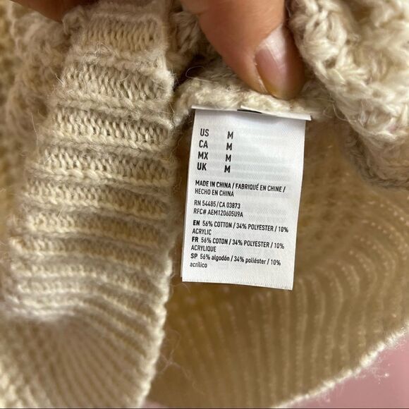 American Eagle Cream Soft Knit Sweater Size Medium - Picture 5 of 8